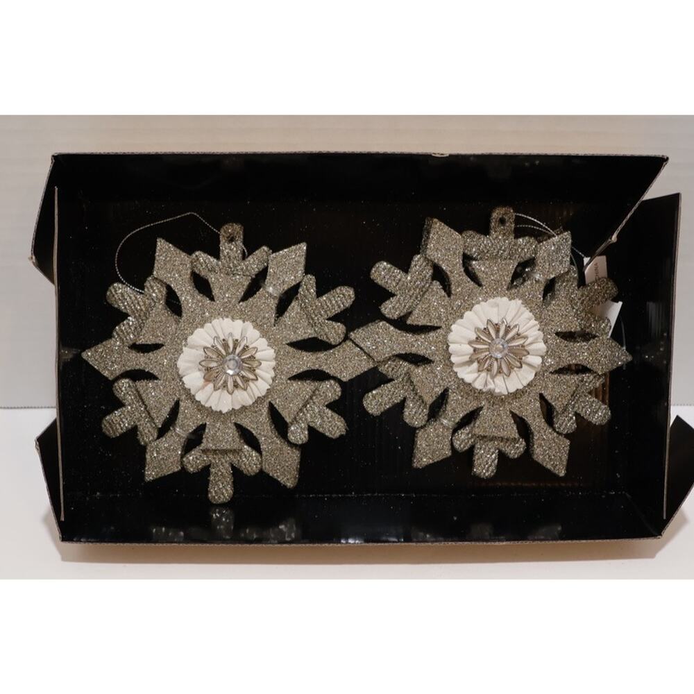 Snowflake Christmas Decorations Ornaments Silver Dillards Trimmings Vtg Lot of 2 - Picture 7 of 9